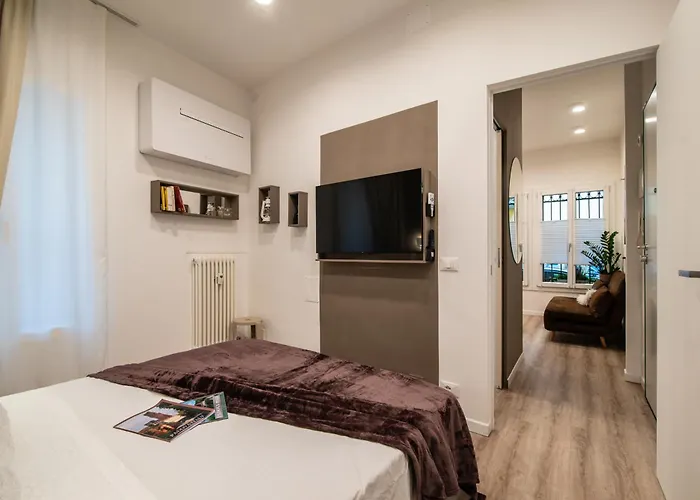 Chocolate Nest - Sole 233 *